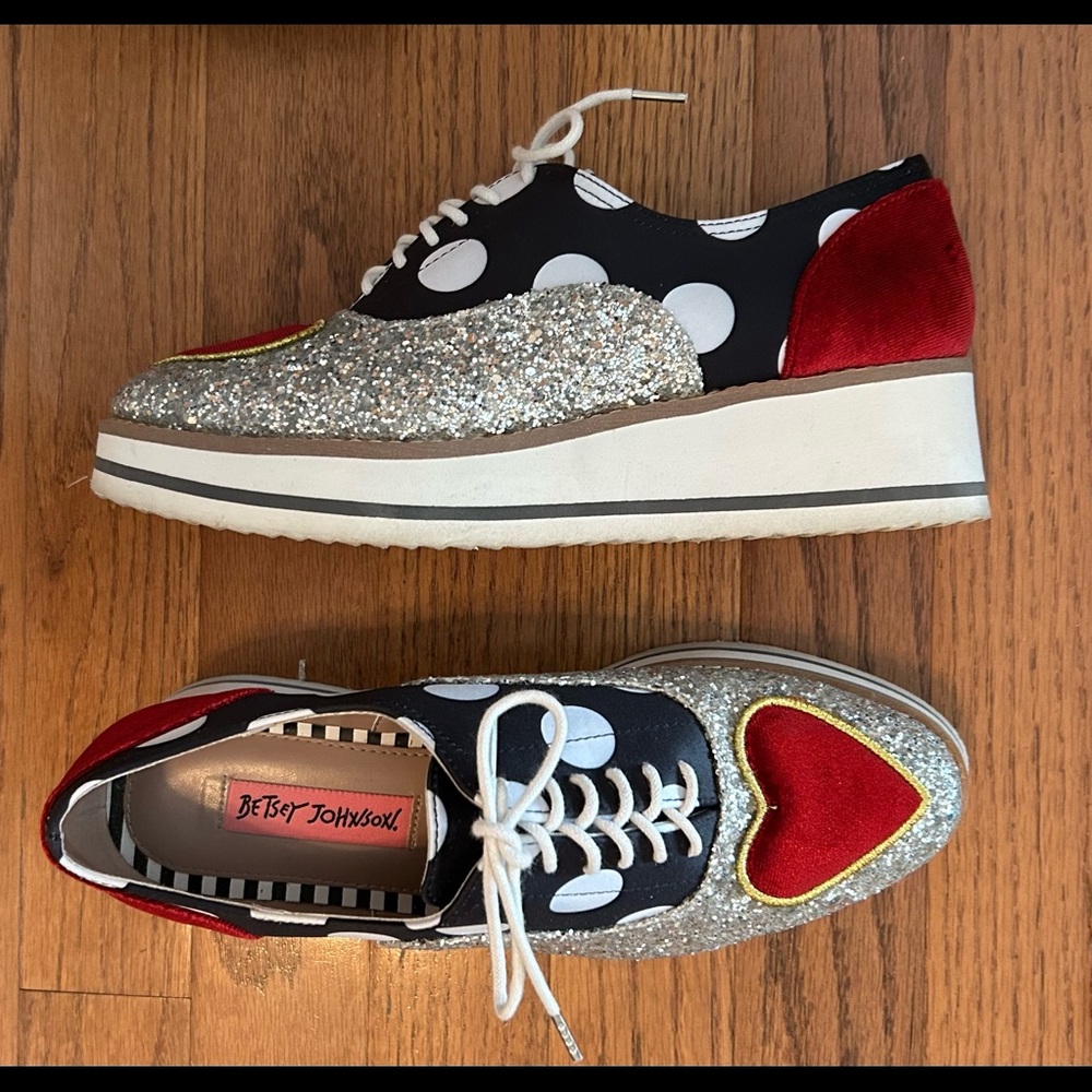 Womens Betsey Johnson platform loafer size 6